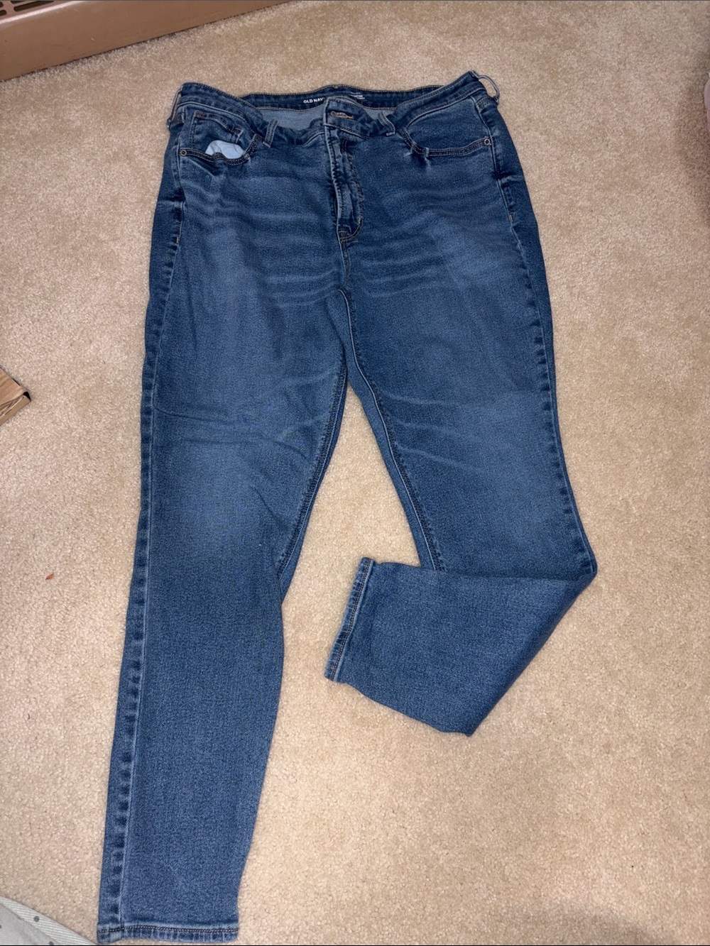 Old Navy Women's medium wash Rockstar Super Skinny Jeans